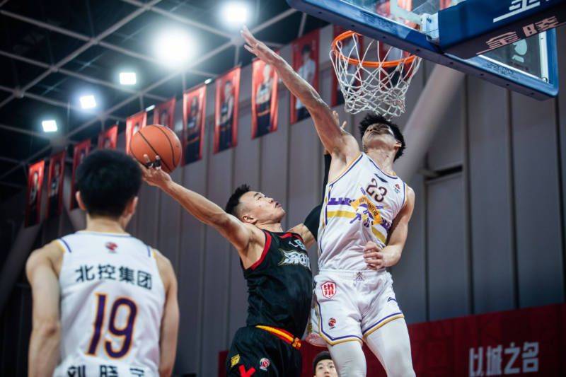 辽宁劲敌再现,北控核心赴美,杨鸣咋接招