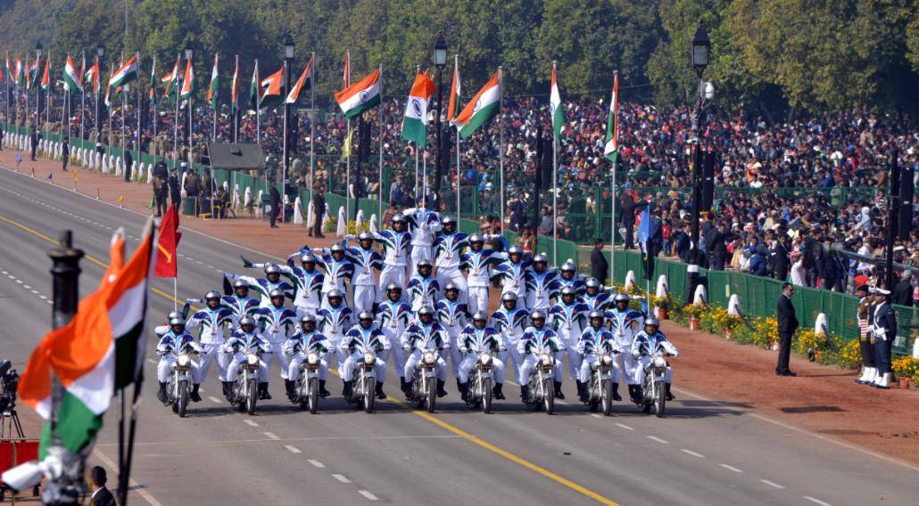 印度阅兵已成世界笑柄,其军事实力究竟如何,看完就笑不出来了!