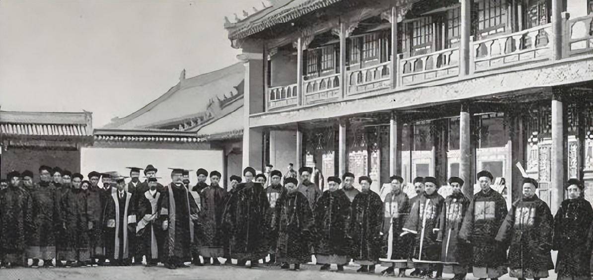 蔡元培:隐在众名家之后,为何对新文化有无可替代的作用?