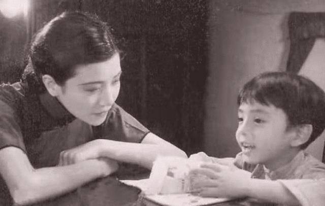 加班至深夜的黎铿被妻子拒之门外,37岁的他在公园投河自尽