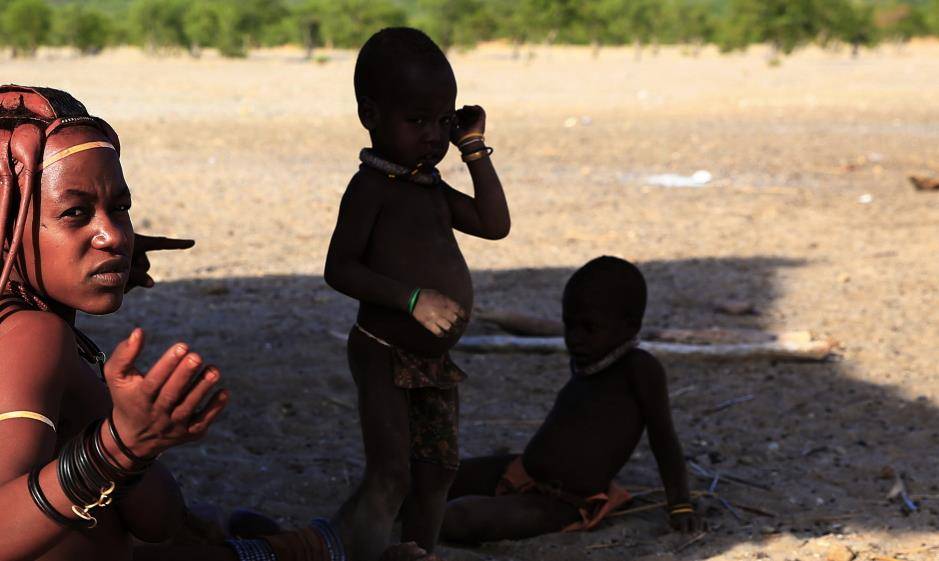 女大学生陈怡不顾反对远嫁非洲,婚后惨遭虐待,父亲绝望自尽