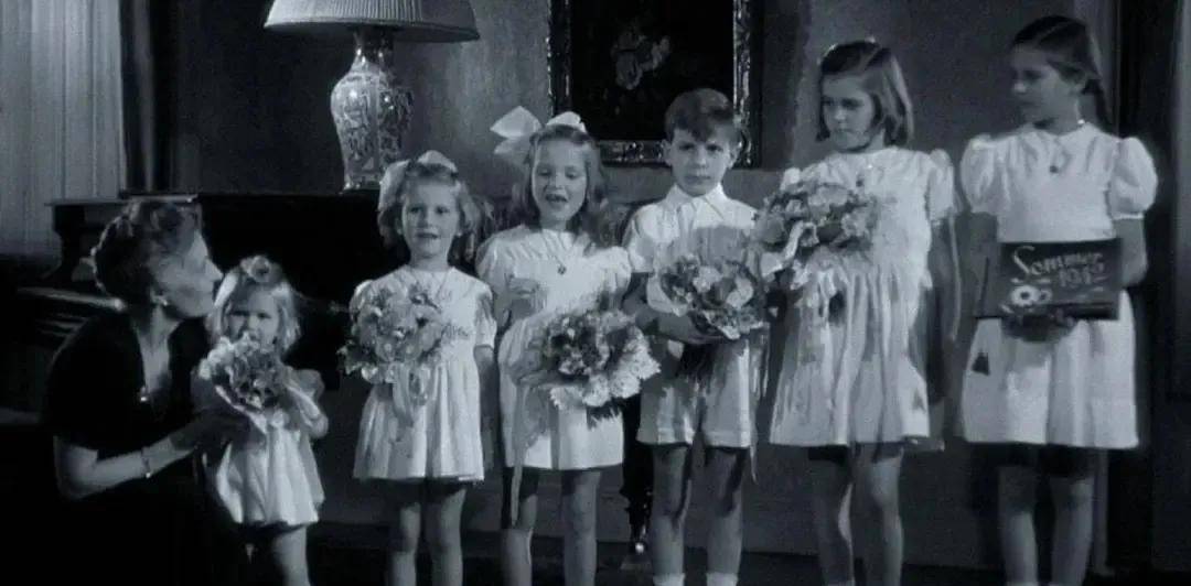 玛格达:纳粹宣传部长戈培尔的妻子,战败前,先杀孩子再随夫殉葬