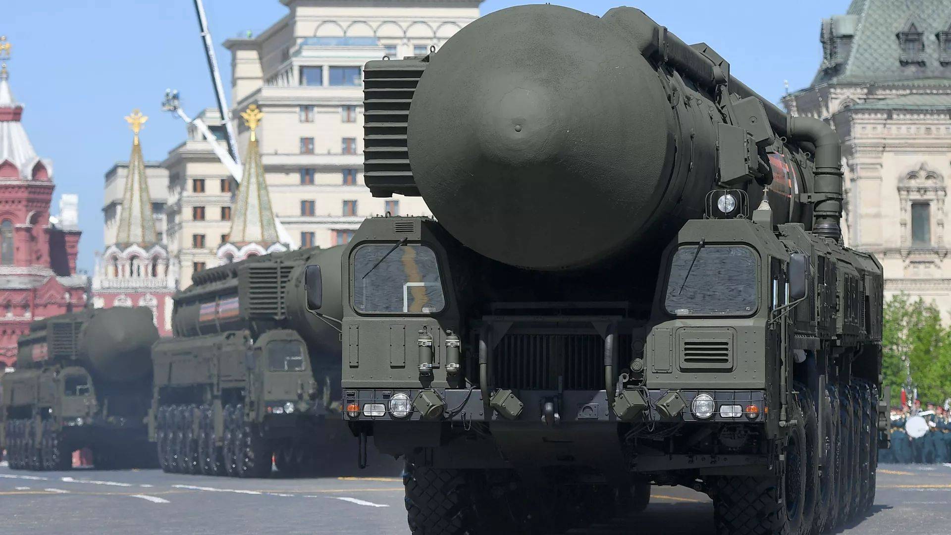 s400防空导弹,以及亚尔斯洲际弹道导弹,分别对应着俄罗斯的常规打击