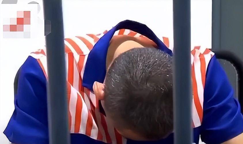 丈夫邀请朋友k歌,妻子一时兴起多唱了几首,他竟将妻子活活打死