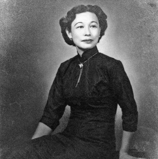 从贵族小姐沦落到乡下喂猪,刷马桶,替夫还债,她的优雅让人心疼