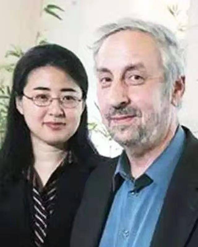 博士,不顾非议与导师相恋,婚后甜蜜称有遗憾_天才_史蒂芬欧文_北大
