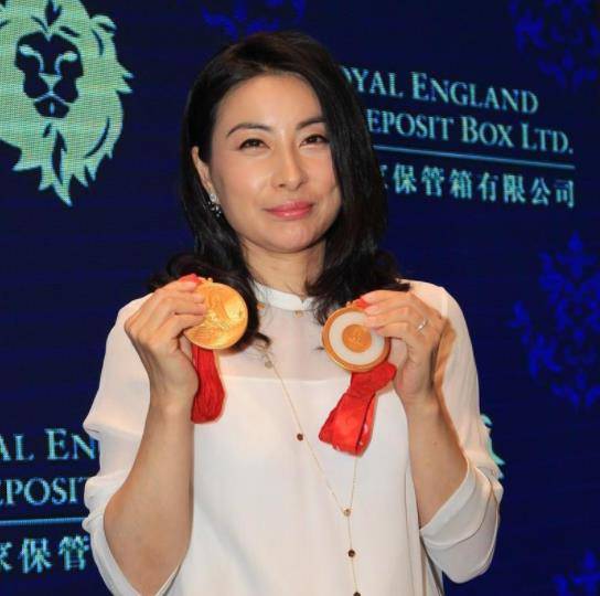 跳水皇后郭晶晶:为中国夺得数枚金牌,退役后每月退休金有多少?