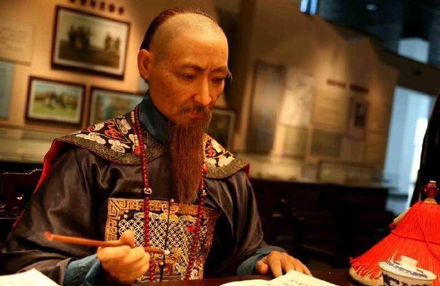 爱新觉罗·奕山,大清国圣祖康熙十四子胤禵的玄孙,道光皇帝的族侄