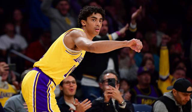 马克斯-克里斯蒂续约湖人:顶级3d潜力球员将留队