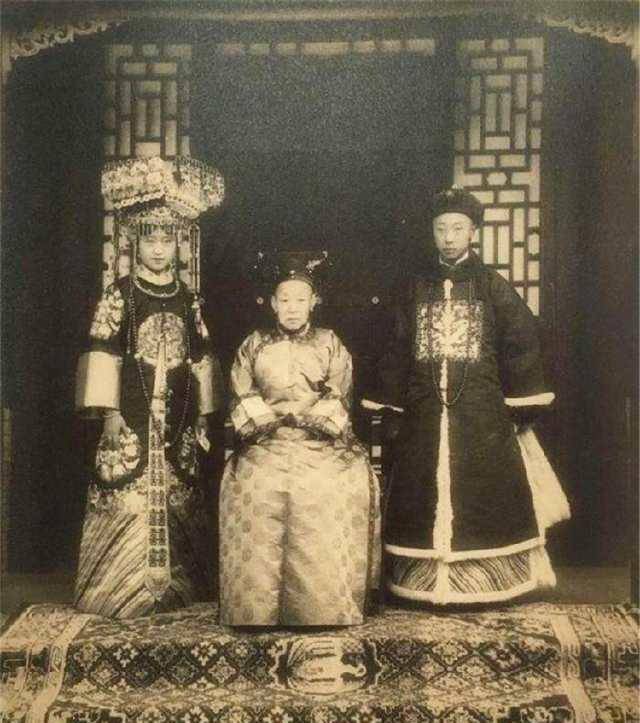 晚清赢家端康皇贵太妃:爱听戏和点外卖,晚年成了皇室当家人