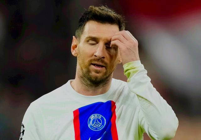 失望告别!大巴黎功勋门将纳瓦斯坐穿板凳,梅西在嘘声中离队