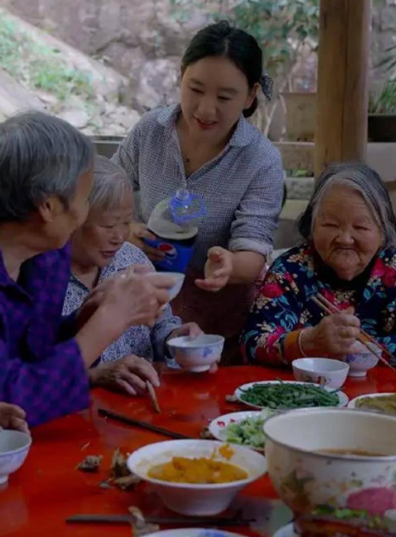 可可亲眼见证了母亲艰辛的创业之路,她很清楚沈丹身价千万的背后,遭受