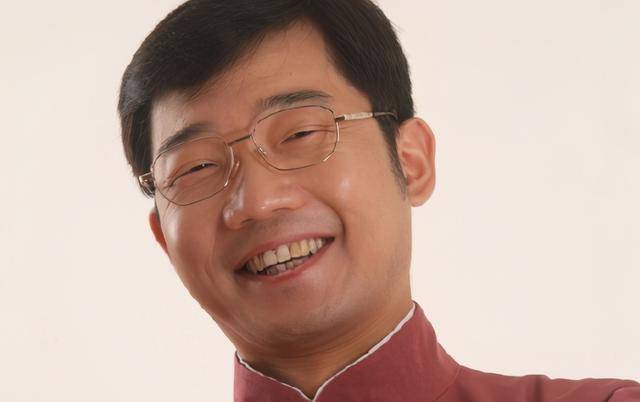 从红极一时到销声匿迹,因诋毁黄家驹被"封杀"的大兵,今怎样了