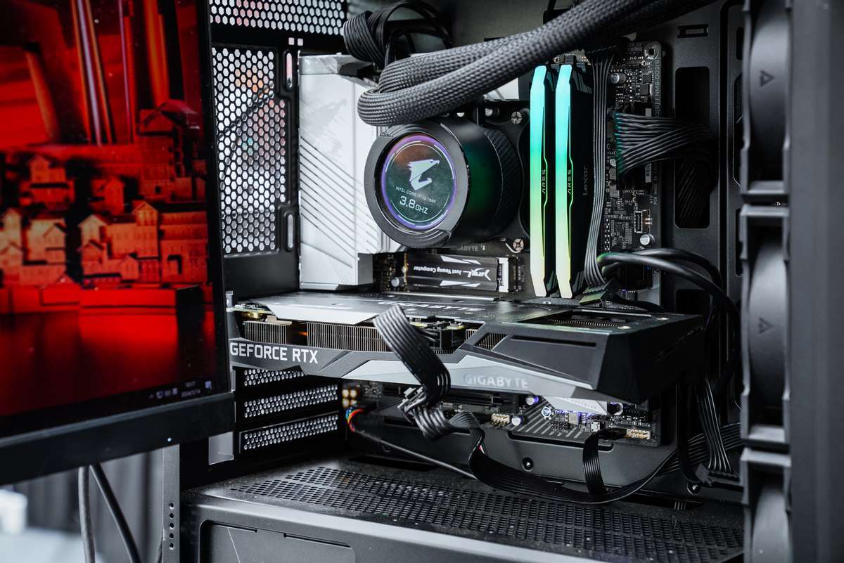 助力电竞梦想,技嘉aorus电脑硬件在高校电竞挑战赛上"大展身手"