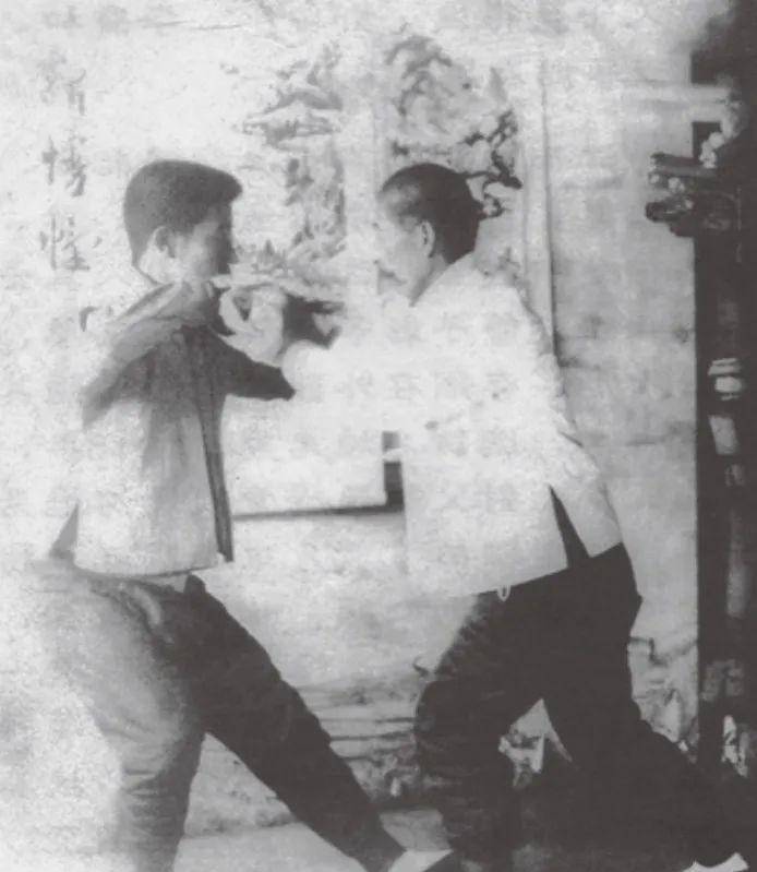 民国二十二年(1933)春,孙存周受上海警备司令部及公安局之聘,由金山赴