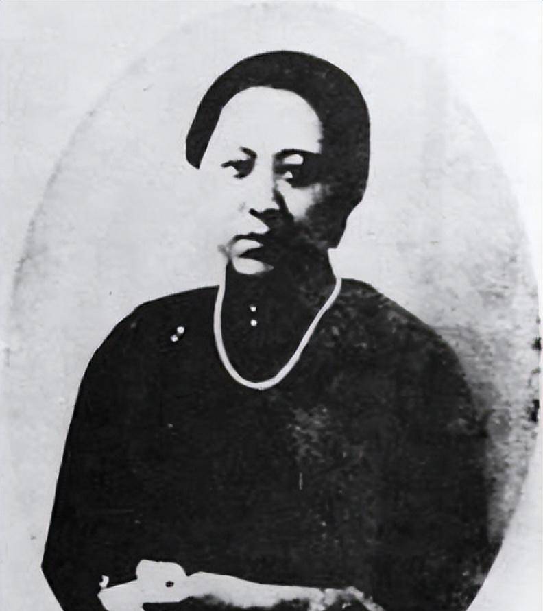 张作霖六房绝色夫人,大多结局悲惨,只有两人活到了90岁