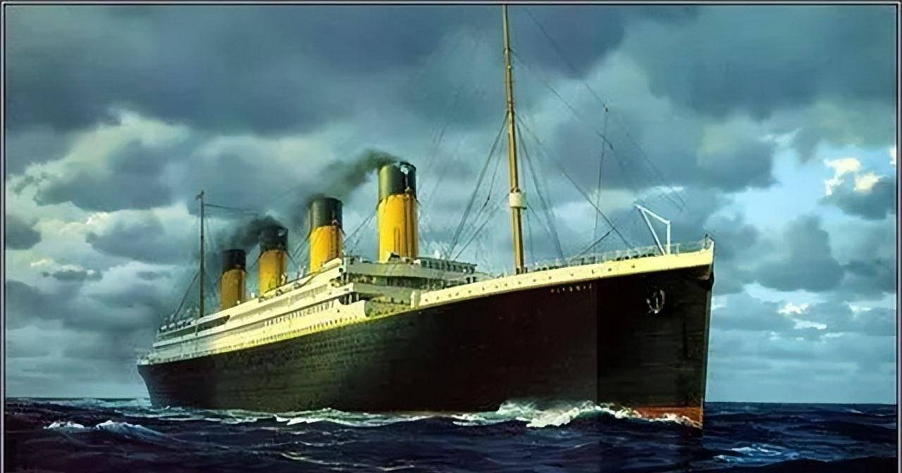 在这本小说中,原书情节的泰坦号的描述以及沉船时的方式,过程,甚至是