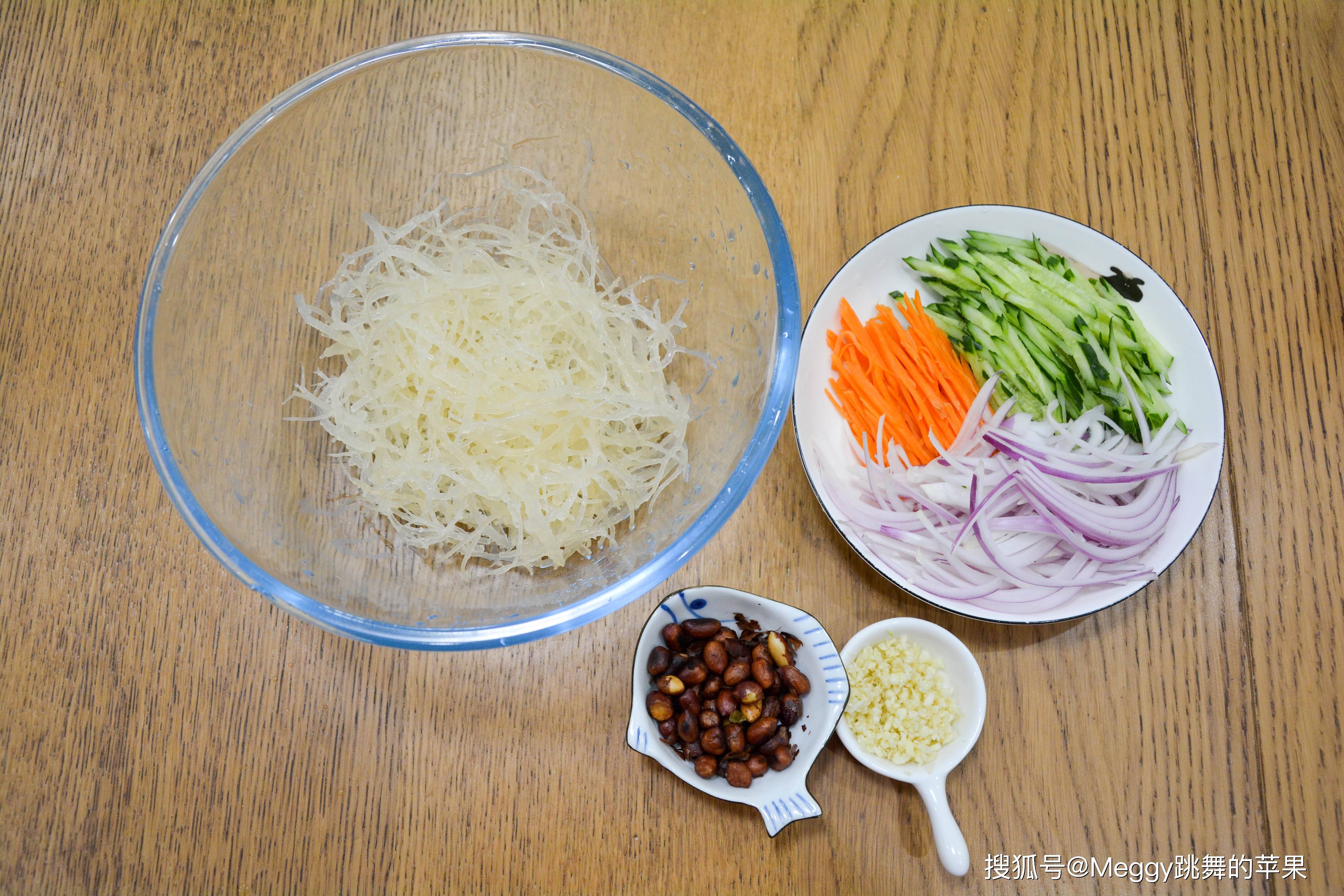 夏天爱吃的2道凉拌菜,无需开火,脆嫩爽口,开胃顺气