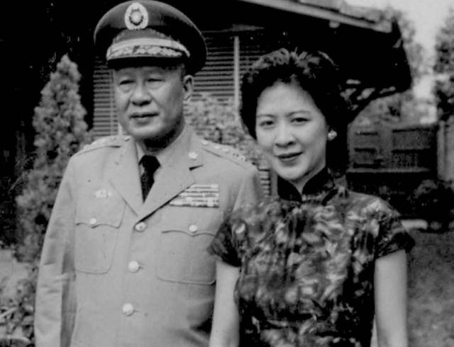 桂系大佬婚后犯了错,原配夫人亲自出面妥善处理,各自皆大欢喜_白崇禧