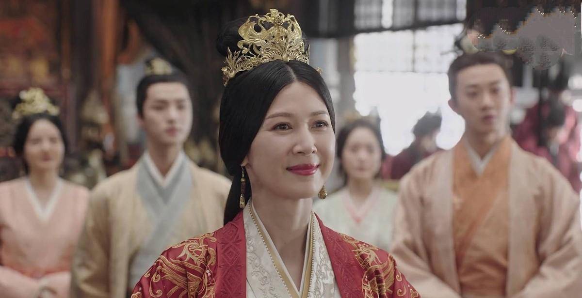 一直以为她们都退圈了,后来发现去演妈妈了,美人迟暮啊