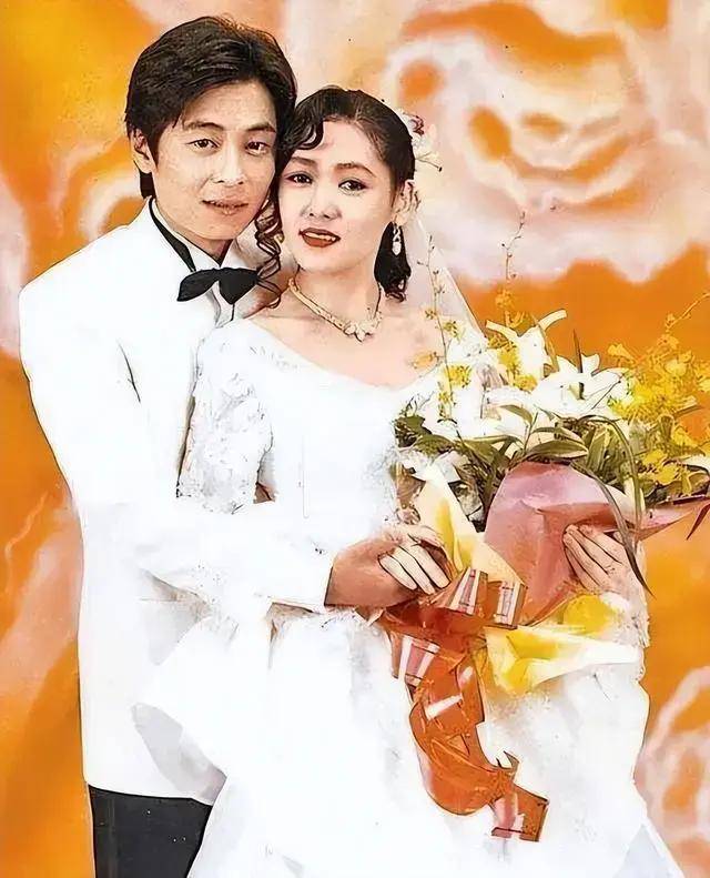 61岁王杰定居加拿大,身边小富婆梁洛施如胶似漆,网友:怎么可能
