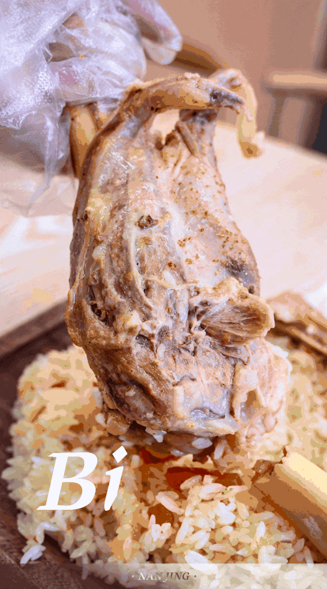 不到阿勒泰,在南京也能上正宗新疆味_烤包子_口感_抓饭