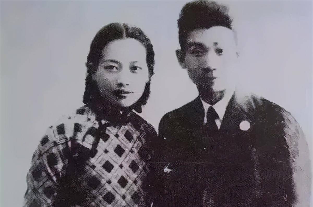 烈士作家郁达夫:抛妻弃子,再婚被戴绿帽,上演一场离婚闹剧