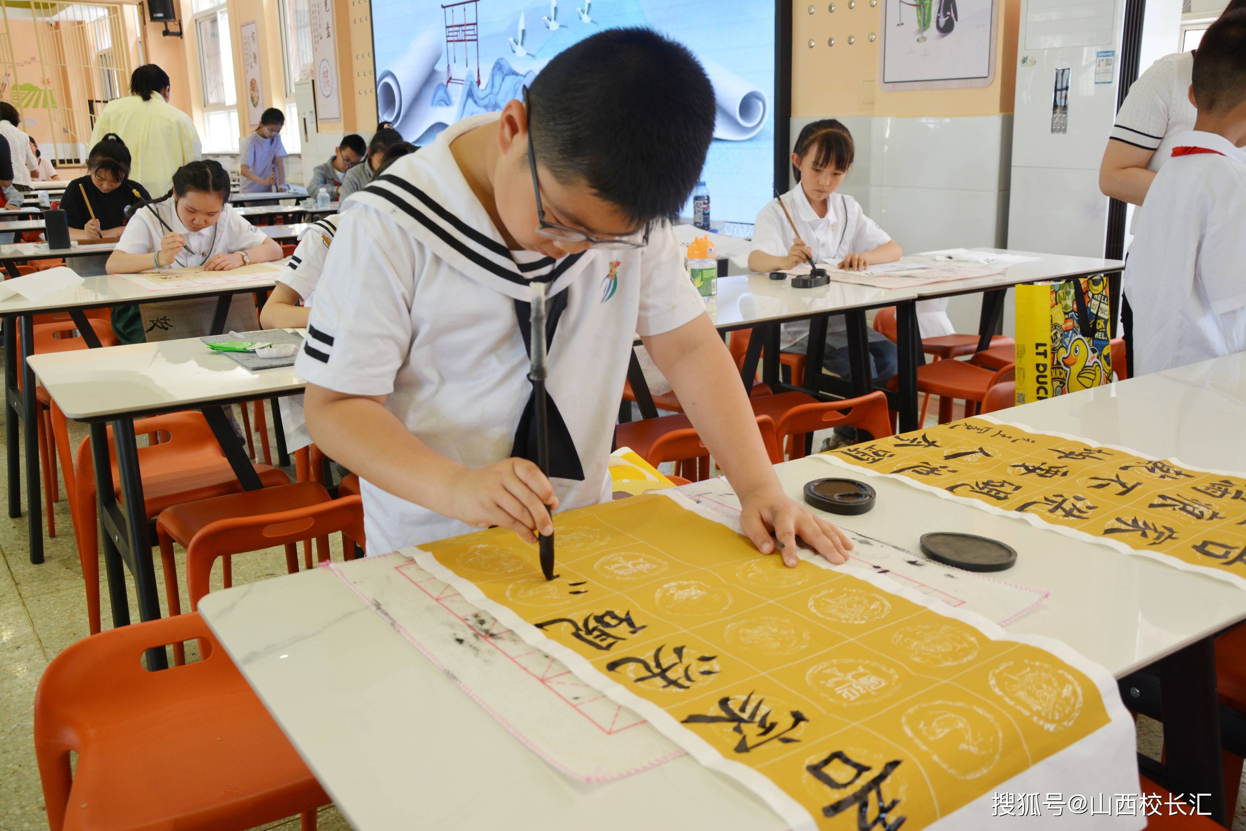 太原迎泽湖女尸打捞图片