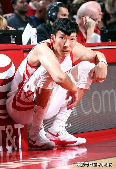 难以置信,当年被周琦挤掉名额的小透明现已是尼克斯首发中锋