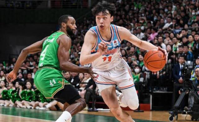 于德豪:新疆男篮不畏强敌,誓夺总冠军!