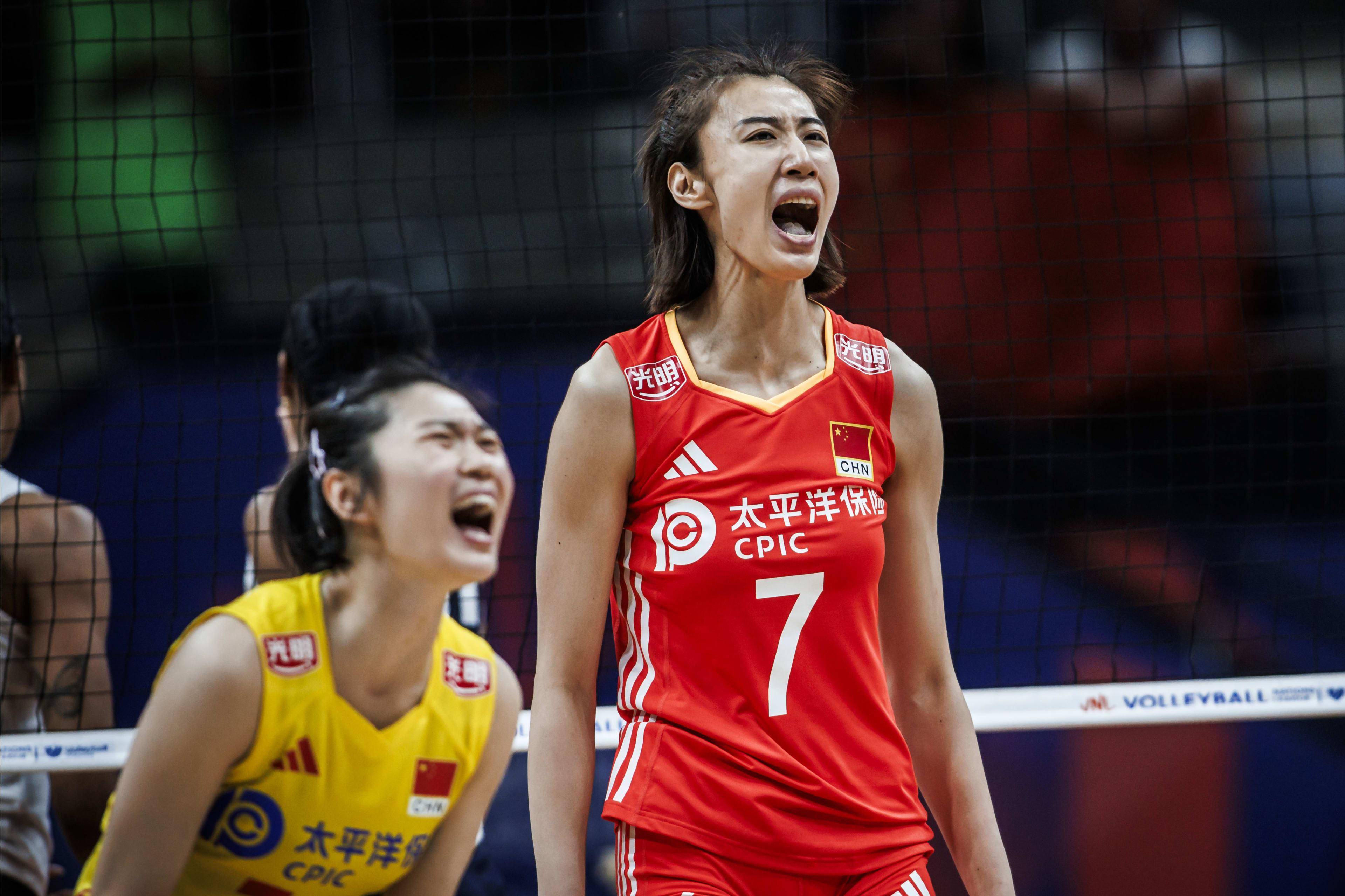 中国女排升至世界第五,巴黎奥运资格更近一步!王媛媛世界级表现