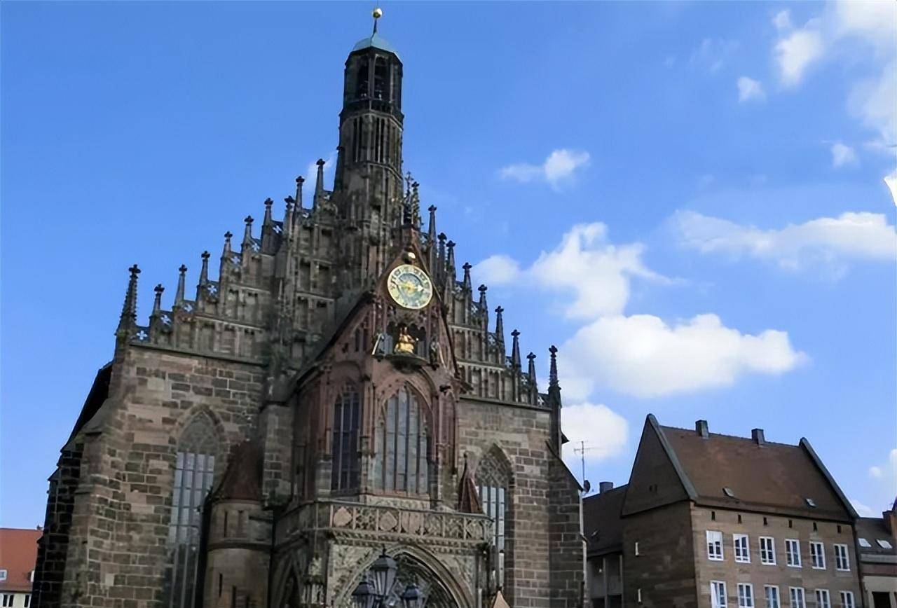 中世纪古城纽伦堡:在二战中几乎被炸毁,后又按11重建
