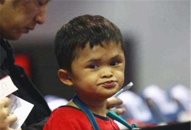 因长得像马云爆红网络,靠脸捞金无数,如今被抛弃打回原形