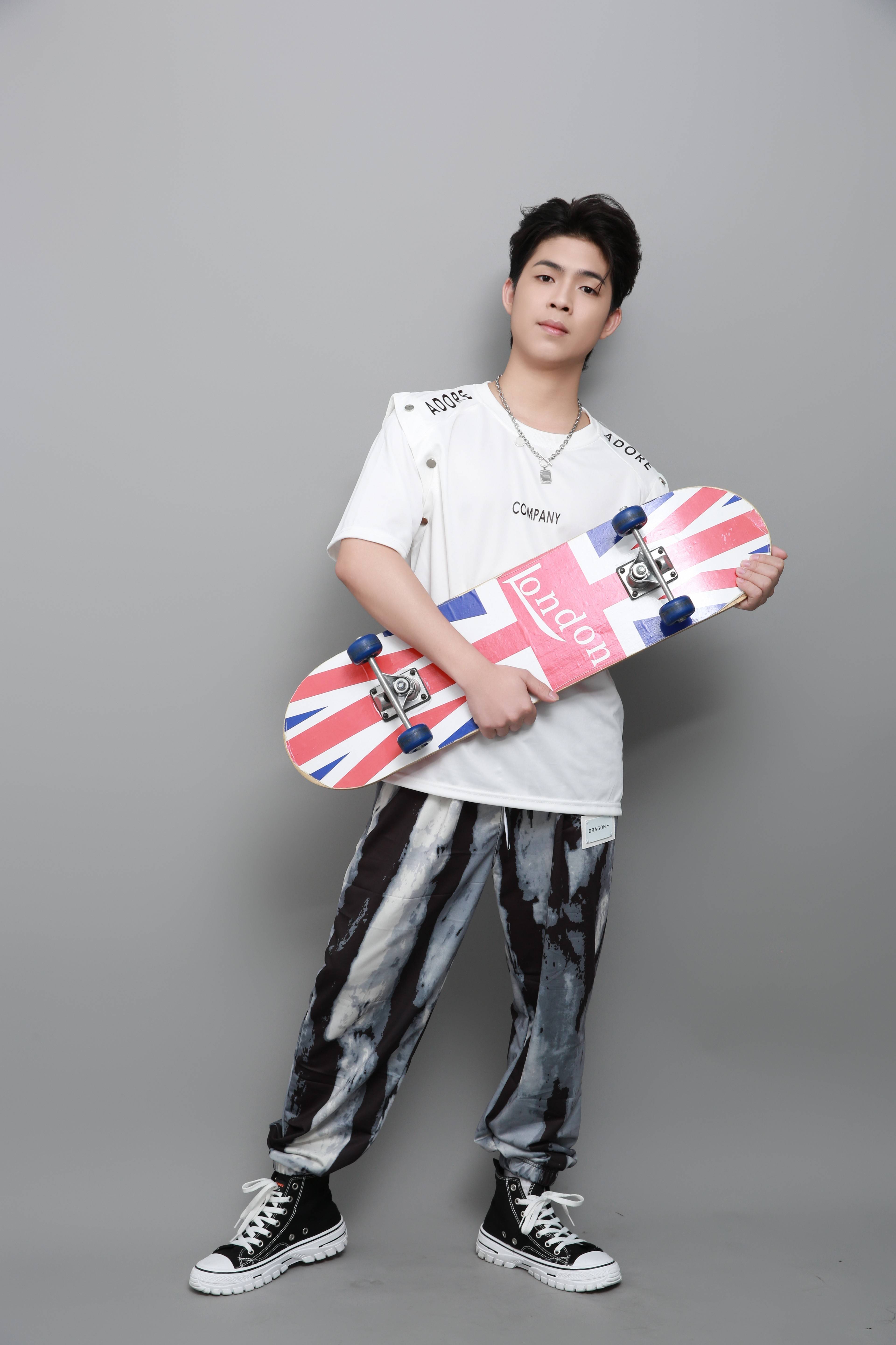 潮流先锋,男模邓森浩风采闪耀全场!