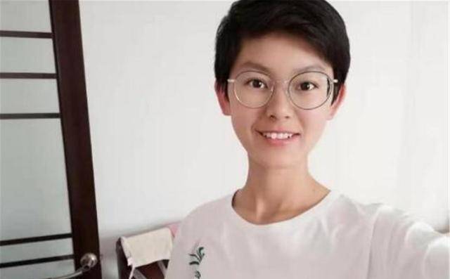 宁夏文科女状元,出身贫苦18岁没用过手机,却考688分上北大