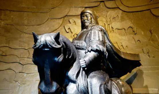 一个小岛上,由于受到了过度惊吓,很快就病死了,花剌子模帝国就此覆灭