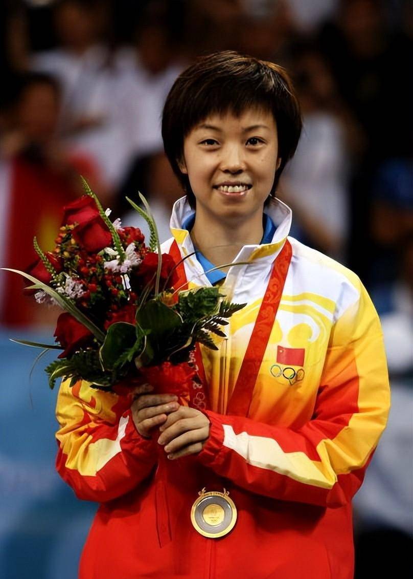 身价300亿富商徐威,宠袁立12年,为何转身迎娶奥运冠军张怡宁?