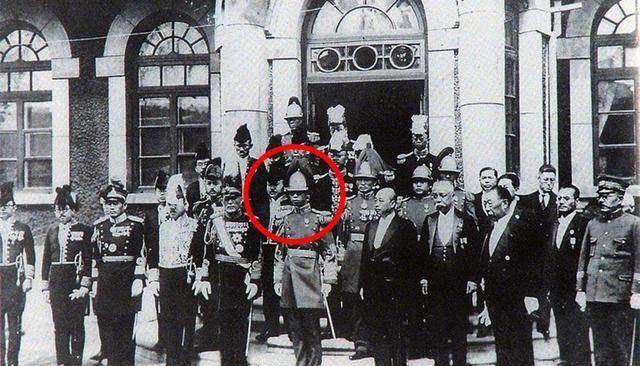 世界上唯一一位当了"四次"皇帝的人,一生很传奇但也很悲剧_溥仪_中国