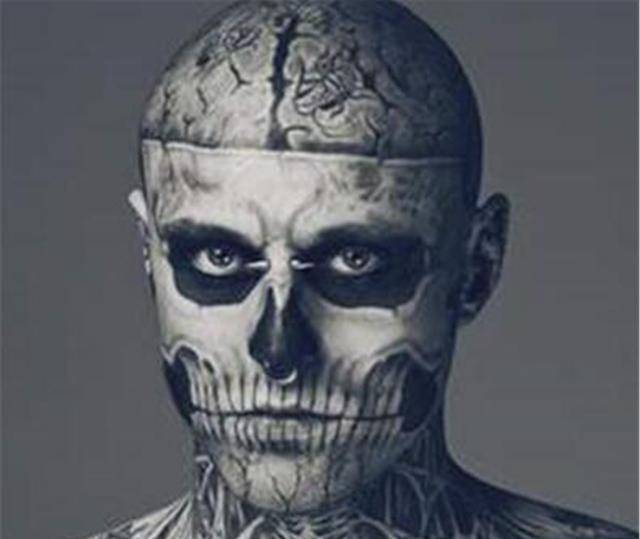 19岁男孩花2亿纹身化身为"骷髅男孩",惊艳全球后,结果怎样?