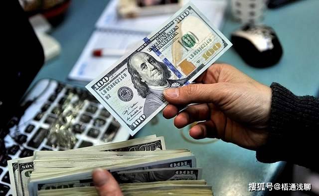 仅剩7674亿美元,我国再次减持美债,转手大笔购入黄金