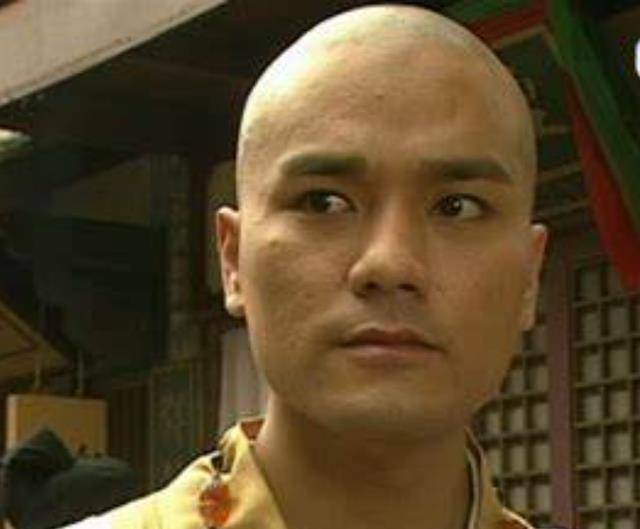 没过多久,菩提寺的小和尚也来报官,说他师父独修和牛四一起外出收帐