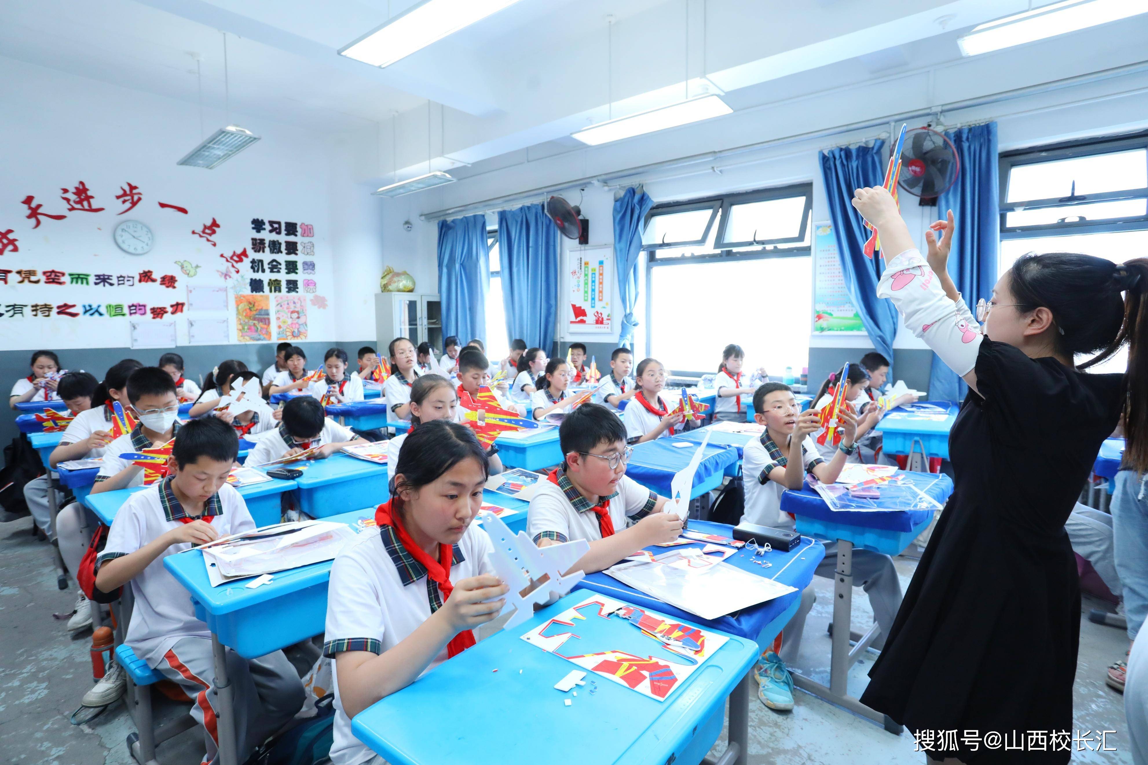 山西太原杏花岭区大东关小学开展"科普进校园 点亮科技梦"科学教育