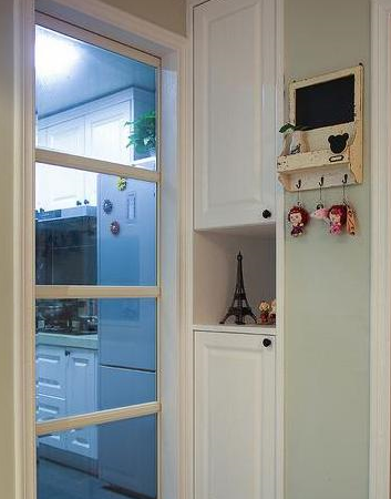 主卧的衣柜估计你没见过!