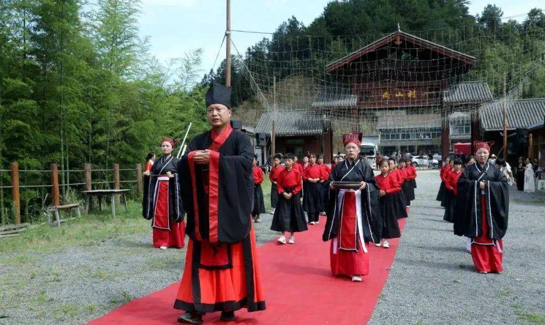 王贵的后人也世袭着"王府仪卫司总旗"的职务,几代人下来便逐