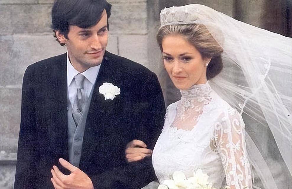 漂亮的百万富翁之女彭妮:陪伴菲利普亲王40多年,敢抢女王的风头