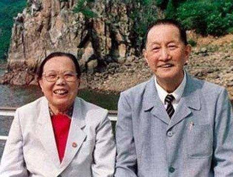 上将洪学智妻儿现状,百岁妻子不忘初心,儿女接力革命事业