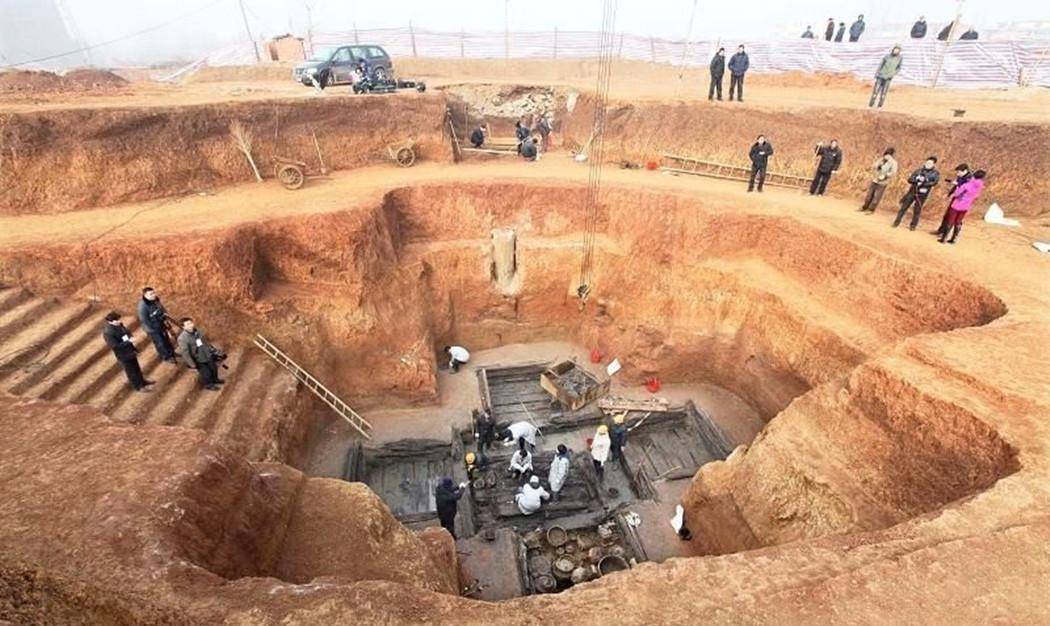 2011年,安徽工地发现战国古墓,墓主头颅不见,一陪葬品举世罕见