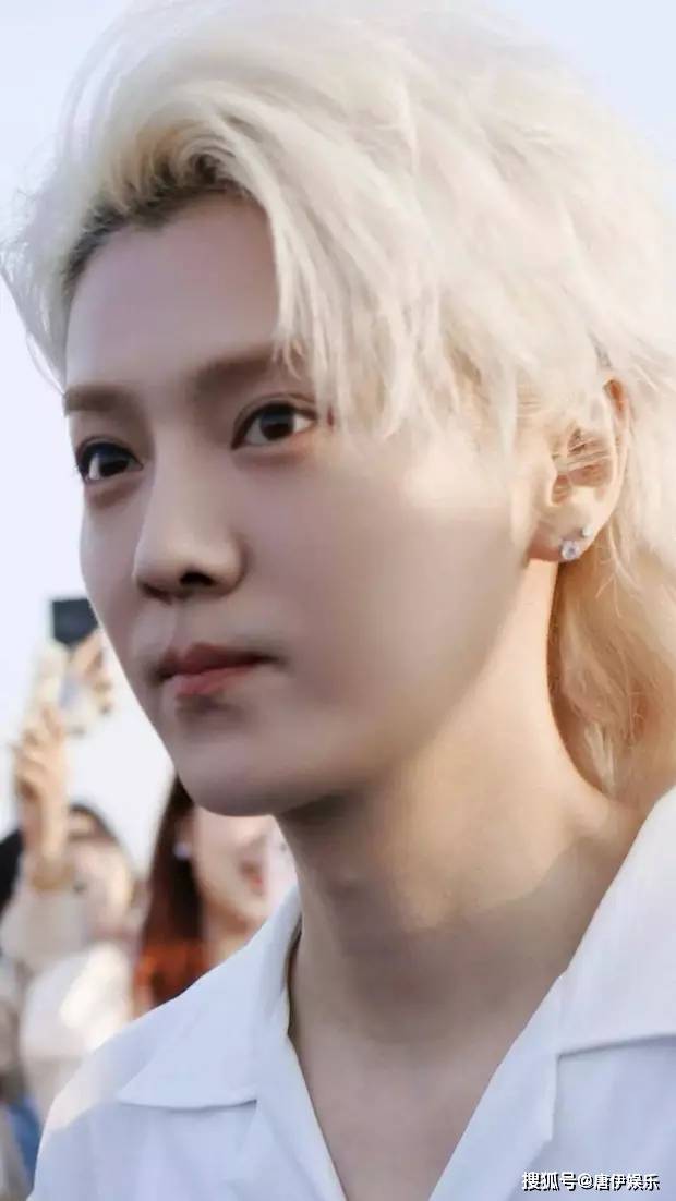 鹿晗颜值回春?网友:这生图,怕是"磨"出来的吧!