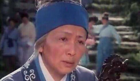 恼怒,我是天子,文武百官在我面前连大气都不敢出,这是哪里来的疯婆子