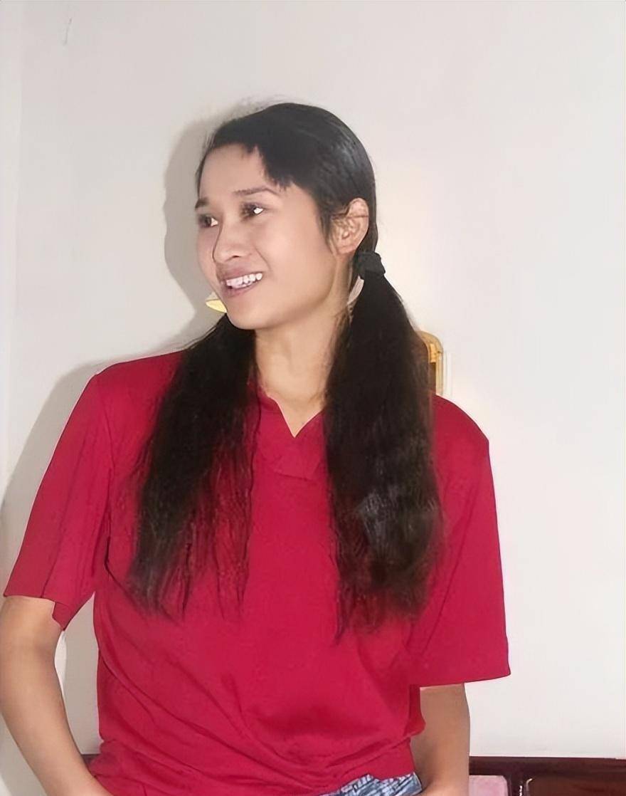 2003年,张钰自爆:靠服侍30多位导演拍戏,手中有20多盘录像带